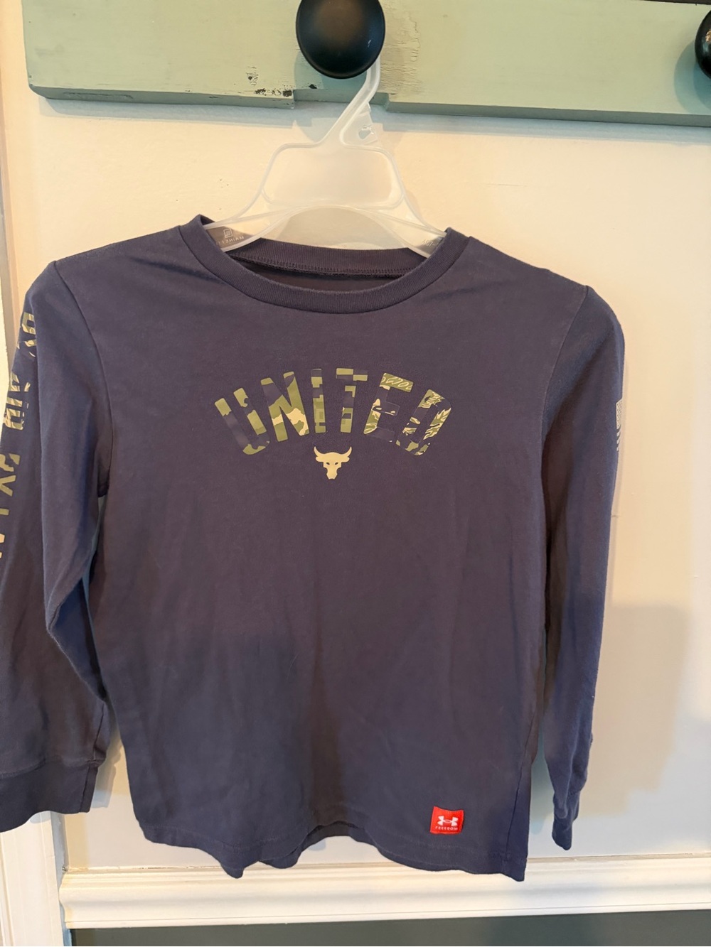 Under Armour Kids' Navy 'United' Long-Sleeve Tee- youth small